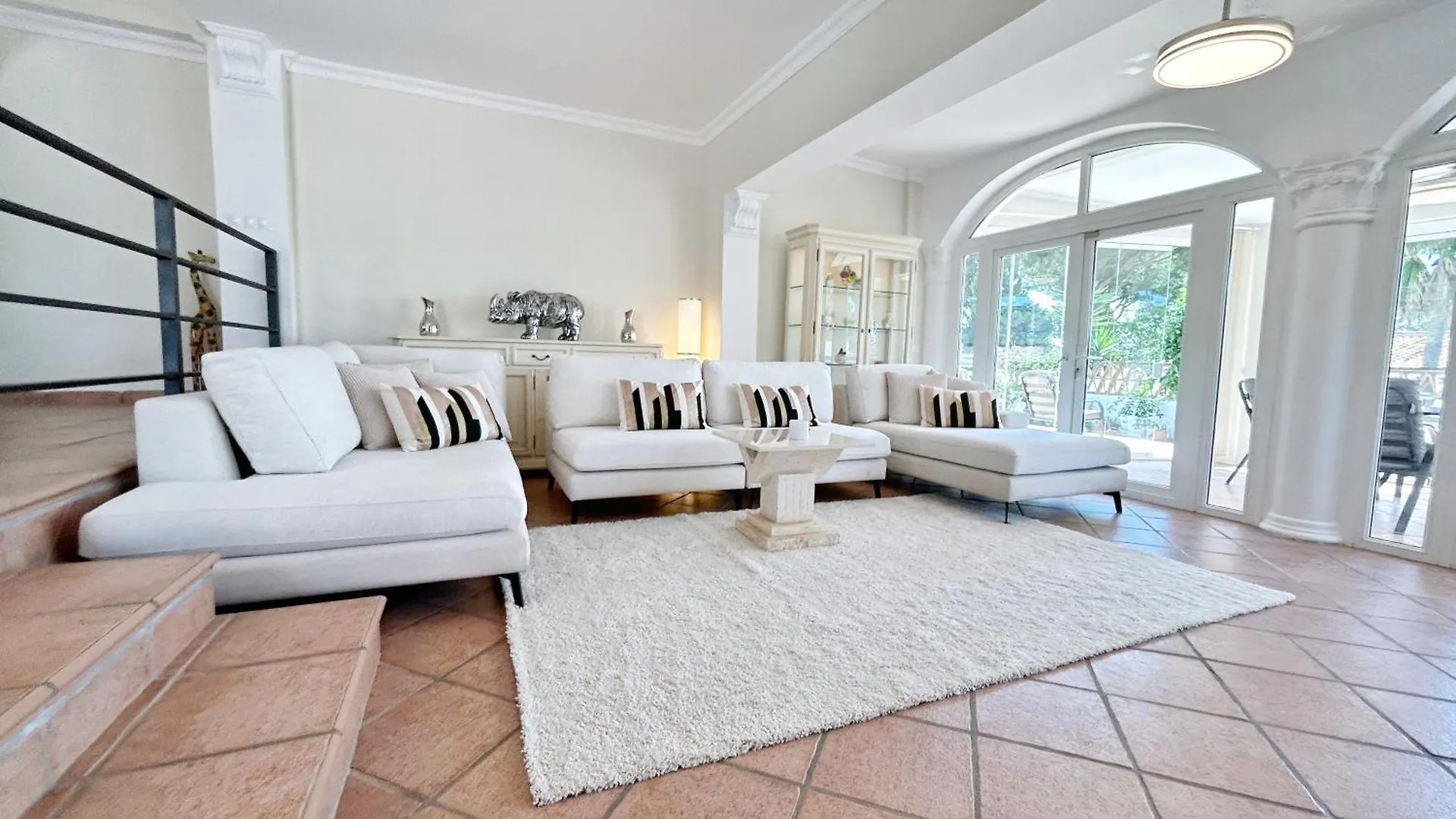 Luxury Seaside Villa ミハス スペイン
